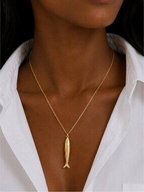 New! Coastal Classic Gold Fish Sardine Necklace NWOT 5050
